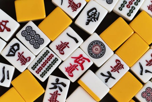 Complete Guide to Japanese Riichi Mahjong Equipment: Tiles, Tables, and Accessories